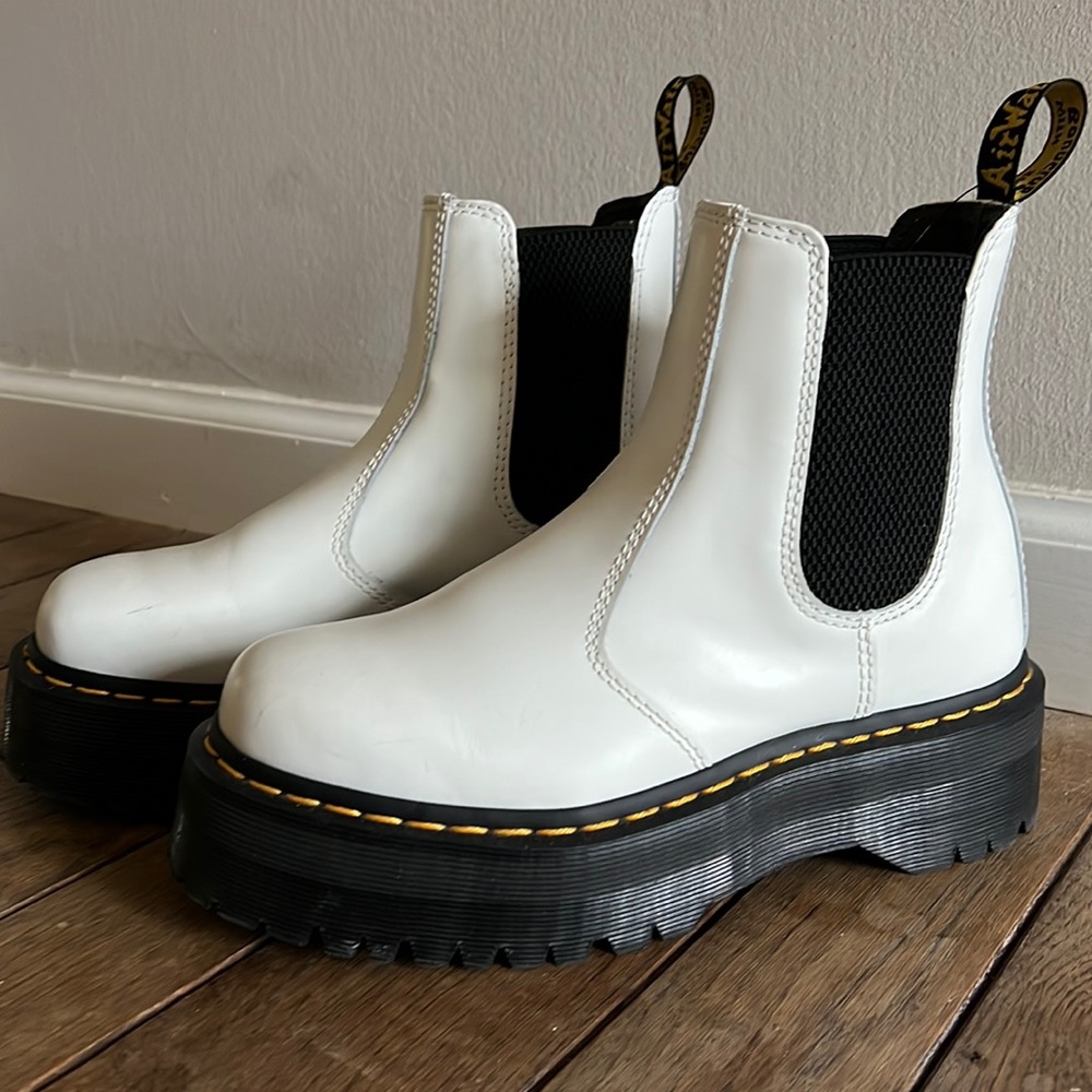 Doc Martens Chelsea Platform 2976